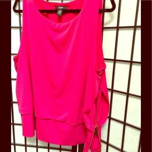 Pink sleeveless top with side gold zipper 2X